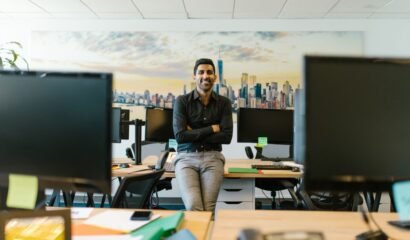 Professional Bangladeshi entrepreneur in a UAE office — UAE free zone company setup 2026 guide for Bangladeshi nationals
