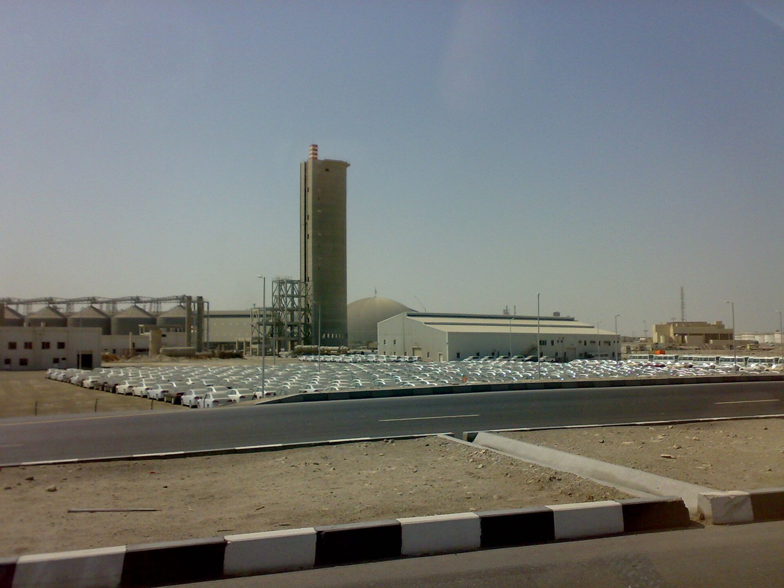 Office and warehouse units in Jebel Ali Free Zone, Dubai, where free zone companies split qualifying and taxable income for corporate tax loss relief